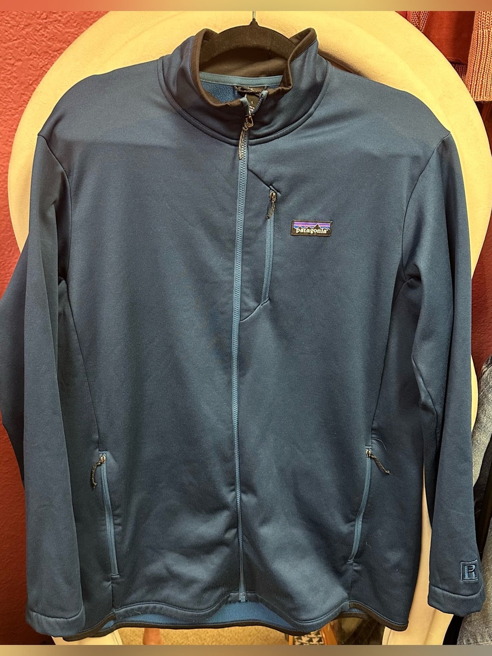 Patagonia Men's Blue Full-Zip Athletic Jacket